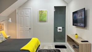 1 soverom, strykejern/-brett, reiseseng for barn og wi-fi