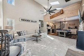 Smart TV, lareira, escritórios