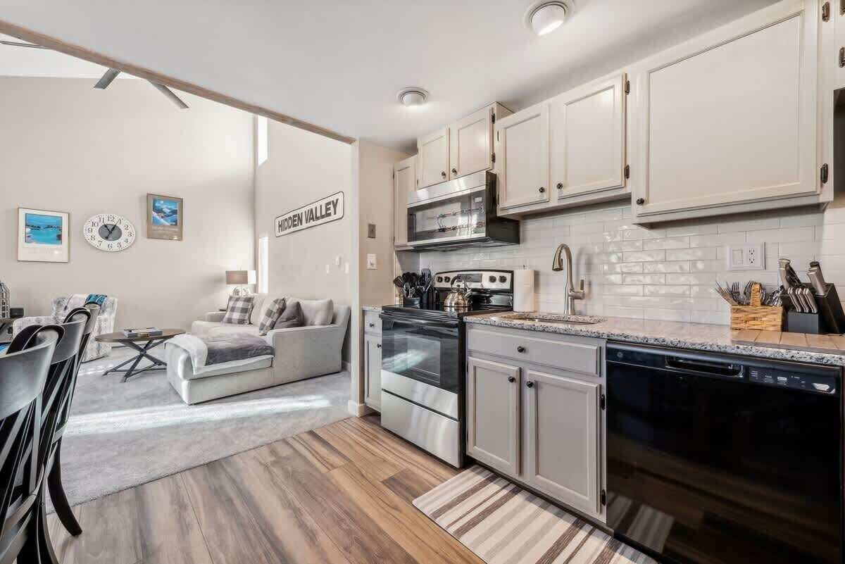 冰箱、微波炉、烤箱、炉灶