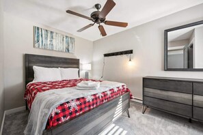 3 habitaciones, tabla de planchar con plancha y cuna de viaje 