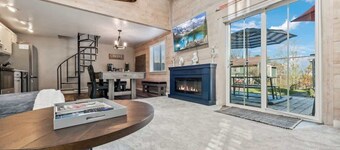 3BR Ski Resort Townhome-Sleeps 7