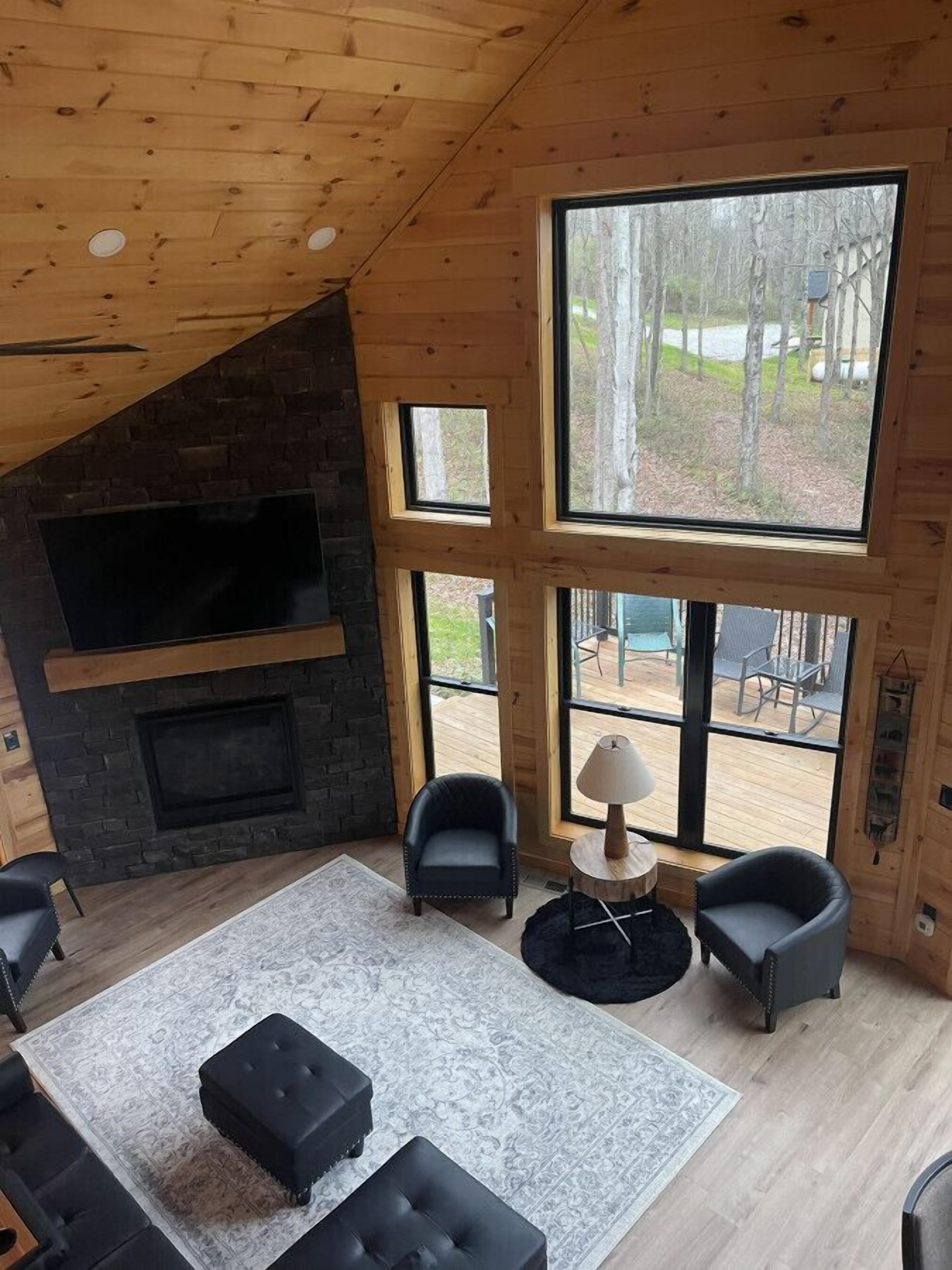 The Saige - Hot Tub|huge Entertainment Room - Ohio
