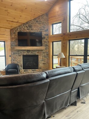 Smart TV, fireplace, table tennis