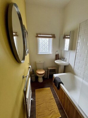 Hair dryer - Charming 1880s 2BD Haworth Home (Haworth)