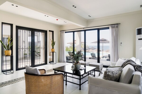 Villa Deluxe, balcon, vue plage | Coin séjour