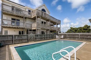 Pool - Cool Breeze | 620 ft to the beach | Private Pool, Hot Tub, and Dog Friendly (Nags Head)