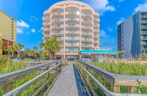 Exterior - Beautifully Renovated 2 Bedroom Suite! Stunning Oceanfront Views- St. Clements 704 (Myrtle Beach)