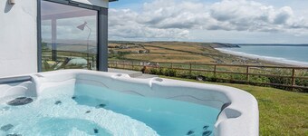 Wyndhurst, Holiday Cottage Newgale, Sleeps 8, 4 bedrooms,  bathrooms