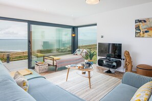 Living area - Wyndhurst, Holiday Cottage Newgale, Sleeps 8, 4 bedrooms,  bathrooms (Haverfordwest)