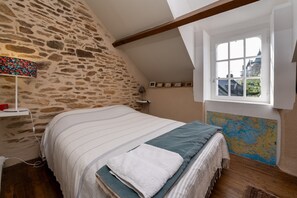3 bedrooms, iron/ironing board, free WiFi