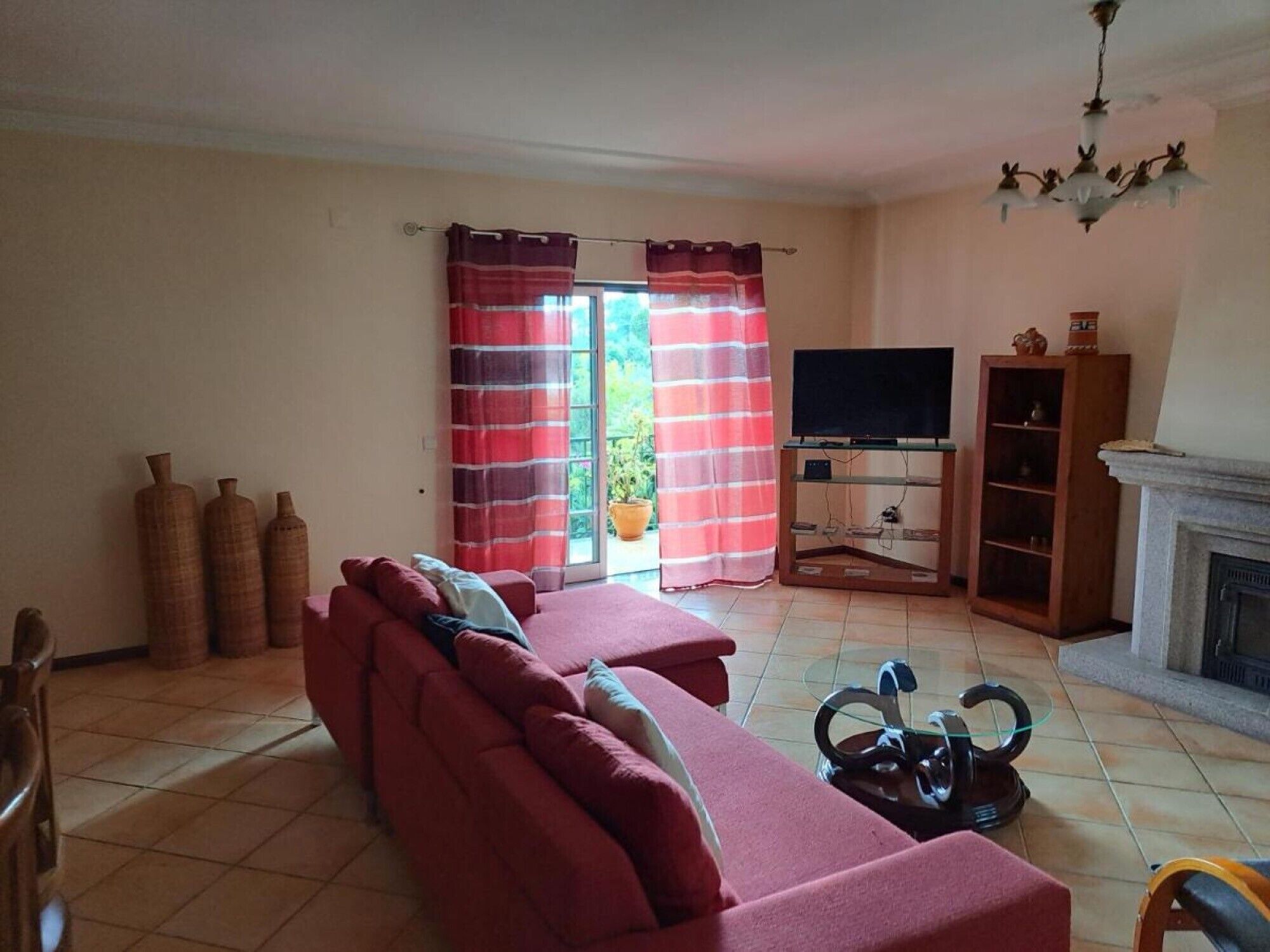 TV, fireplace, DVD player