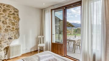 2 bedrooms, free WiFi, bed sheets, wheelchair access