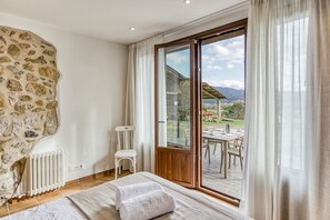 2 bedrooms, free WiFi, bed sheets, wheelchair access - Apartment 'La Cabanya De La Rovira - Baix' with Mountain View, Terrace and Wi-Fi (Sant Esteve d'en Bas)