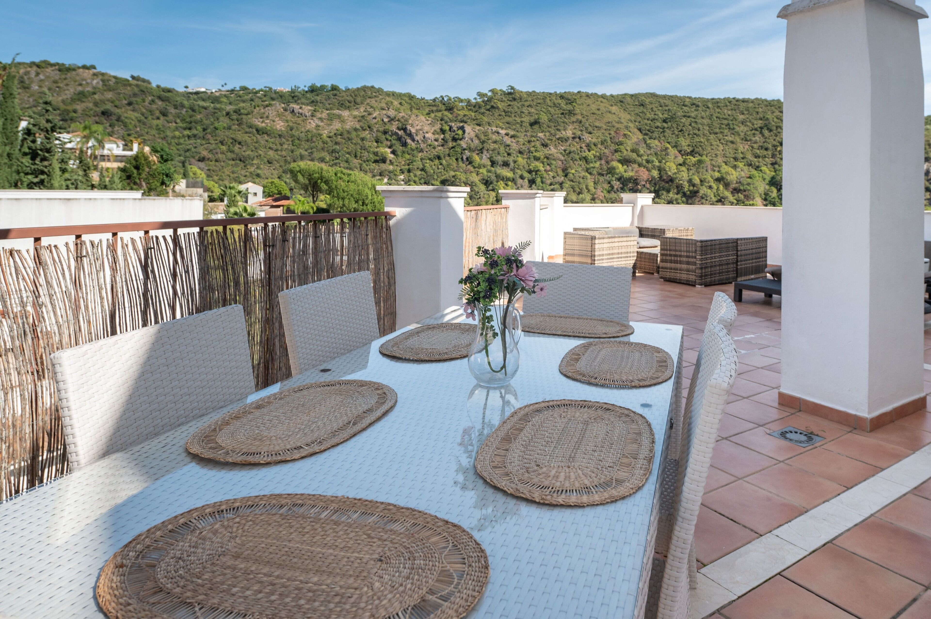 屋外ダイニングエリア