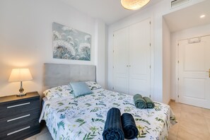 3 bedrooms, iron/ironing board, free WiFi, bed sheets