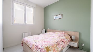 3 chambres, fer et planche à repasser, Wi-Fi gratuit, draps fournis