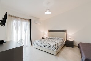1 bedroom, free WiFi, bed sheets - Room 'Camera 2' with Balcony, Wi-Fi and Air Conditioning (San Giuseppe Jato)