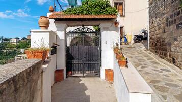 Enceinte de lâhĂ©bergement