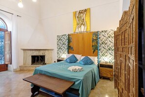 5 bedrooms, free WiFi, bed sheets