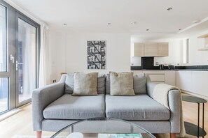 Télévision, chaîne hi-fi