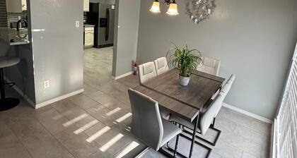 Cozy 3-bedroom house in welcoming Houston with AC, WiFi