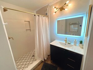 Hair dryer, towels - 50 Yards to Sand - Partial OceanView - Pool&Tennis (Hilton Head Island)