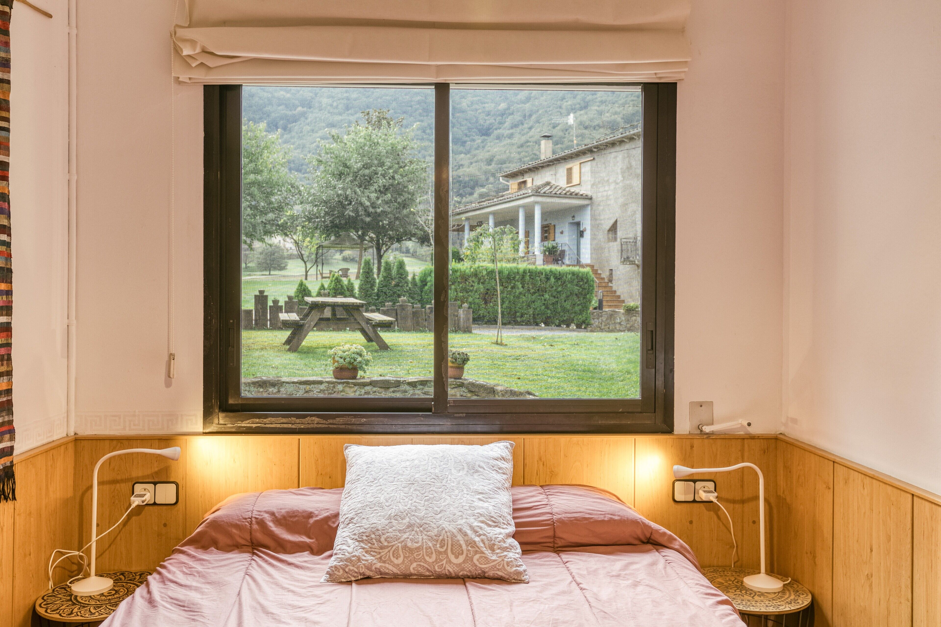 2 slaapkamers, een strijkplank/strijkijzer, gratis wifi, beddengoed