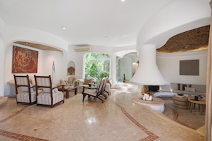 Interior - Holiday Home 'Casa Isabella' with Private Pool, Wi-Fi and Air Conditioning (Vilamoura)