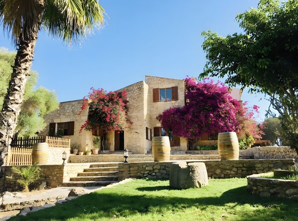 Exterior - Country House 'Sa Mesquida De D’alt' with Sea View, Private Pool and Wi-Fi (Capdepera)