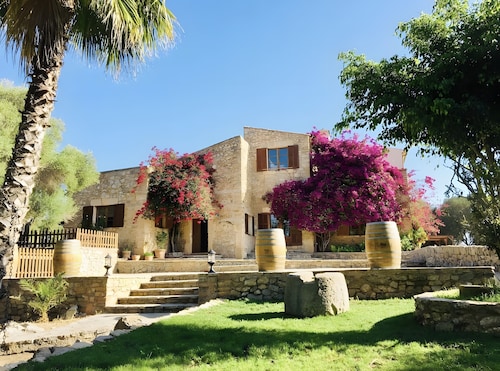 Country House 'Sa Mesquida De D’alt' with Sea View, Private Pool and Wi-Fi