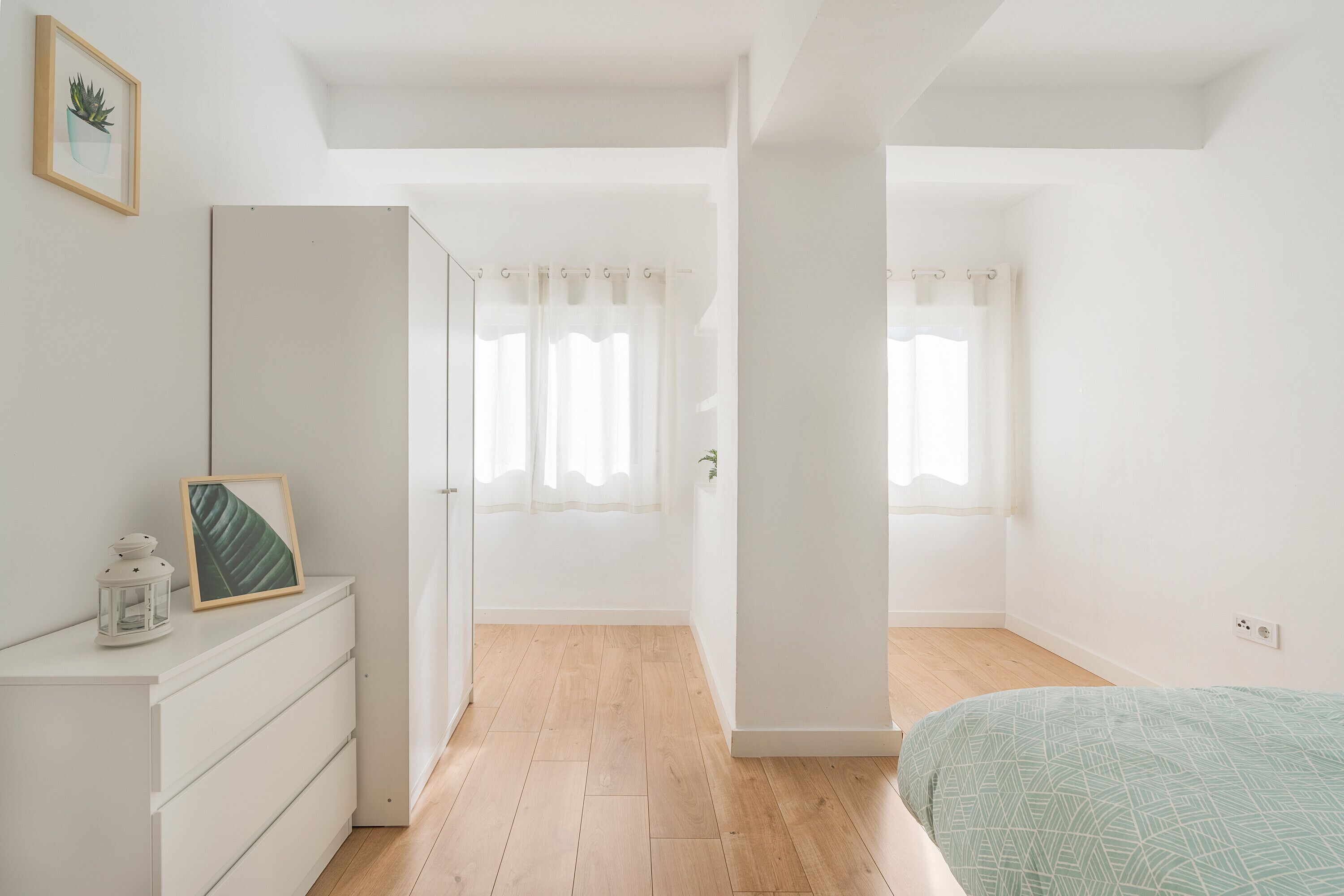 2 slaapkamers, een strijkplank/strijkijzer, gratis wifi, beddengoed