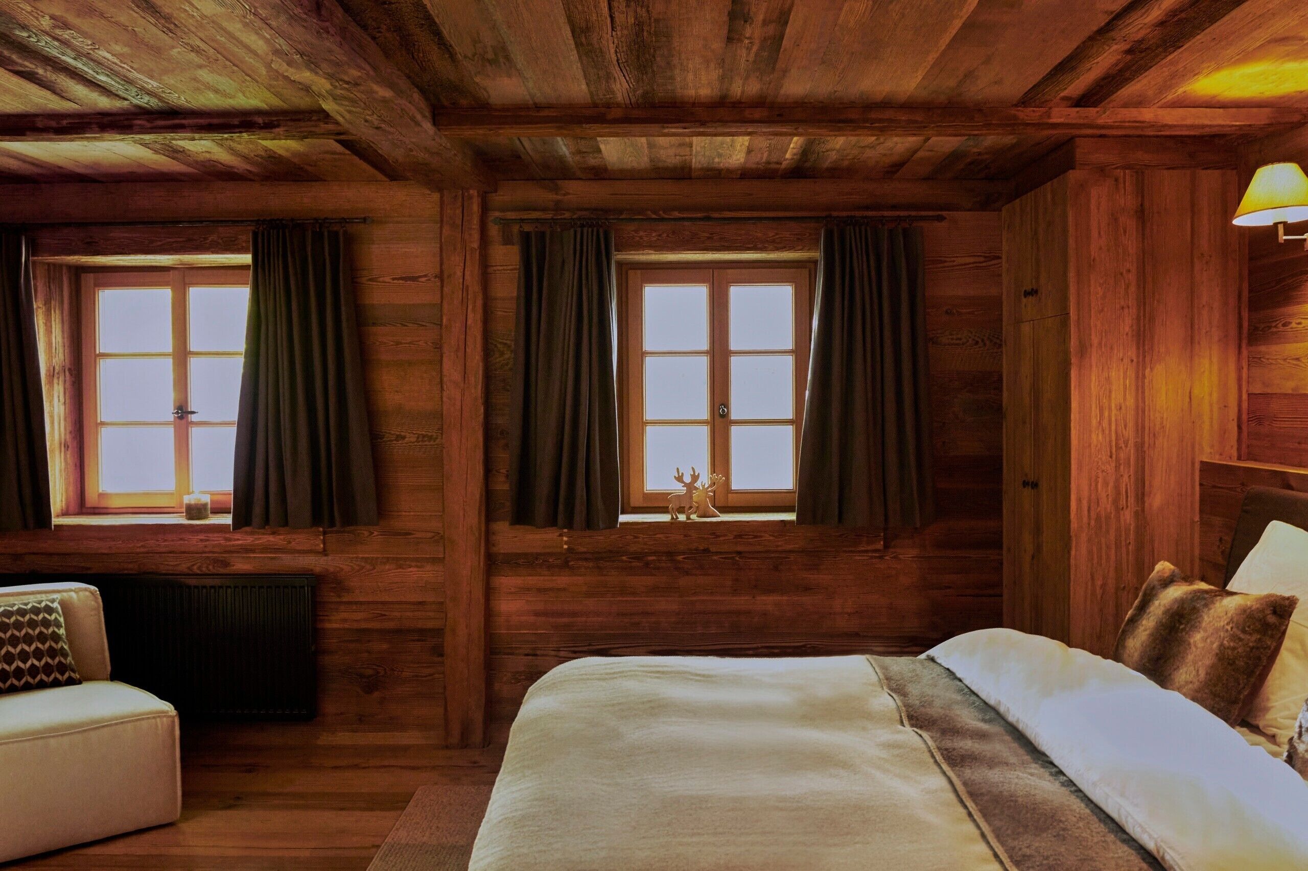 7 室のベッドルーム、アイロン / アイロン台、WiFi (無料)、ベッドシーツ