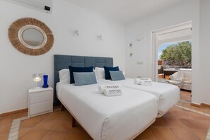 3 bedrooms, iron/ironing board, free WiFi, bed sheets - Holiday Apartment 'Obsidian Villa Estrella Del Mar' with Private Terrace and Air Conditioning (Callao Salvaje)