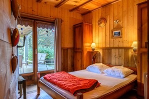 3 bedrooms, iron/ironing board, free WiFi, bed sheets - Chalet "Myrtilles" with Mountain View, Private Terrace and Wi-Fi (Saint-Maurice-sur-Moselle)
