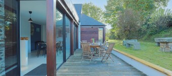 Casa de vacaciones 'Maison Chevoir Pieds Dans L'eau' con vistas al mar, terraza privada y Wi-Fi