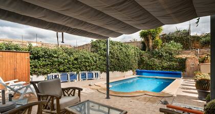 Holiday Home in El Roque with private pool and fiber optic Wi-Fi