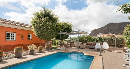 Casa Boulou in El Roque with Private Pool and Fiber-Optic Wi-Fi