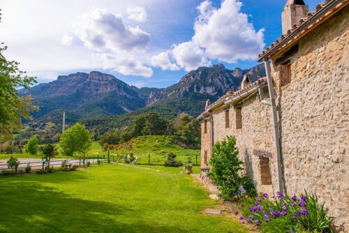 Country House 'Can Caubet I' with Mountain View, Shared Pool and Wi-Fi