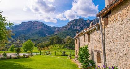 Country House 'Can Caubet I' with Mountain View, Shared Pool and Wi-Fi