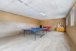 Games room - Country House 'Can Caubet Lll' with Mountain View, Shared Pool and Wi-Fi (Capolat)
