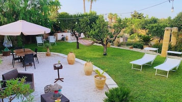 屋外ダイニングエリア