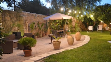 屋外ダイニングエリア