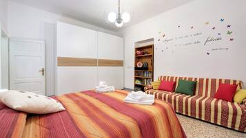 1 bedroom, iron/ironing board, bed sheets, wheelchair access