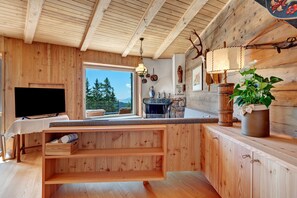 Interior - Chalet 'Magdalena' with Mountain View, Private Terrace and Wi-Fi (Avelengo)