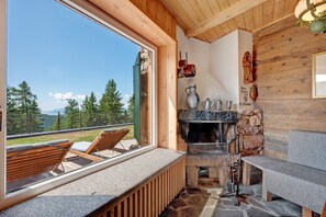 Interior - Chalet 'Magdalena' with Mountain View, Private Terrace and Wi-Fi (Avelengo)
