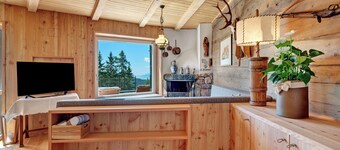 Chalet 'Magdalena' with Mountain View, Private Terrace and Wi-Fi