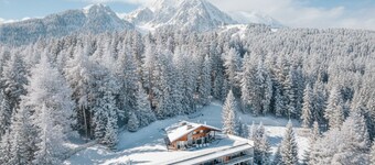 Chalet 'Magdalena' with Mountain View, Private Terrace and Wi-Fi