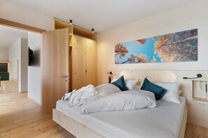 1 bedroom, iron/ironing board, free WiFi, bed sheets - Apartment 'Lodge Picea' with Mountain View, Private Terrace and Wi-Fi (Avelengo)