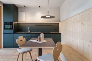 Dining - Apartment 'Lodge Picea' with Mountain View, Private Terrace and Wi-Fi (Avelengo)