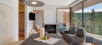 Apartment 'Lodge Picea' with Mountain View, Private Terrace and Wi-Fi